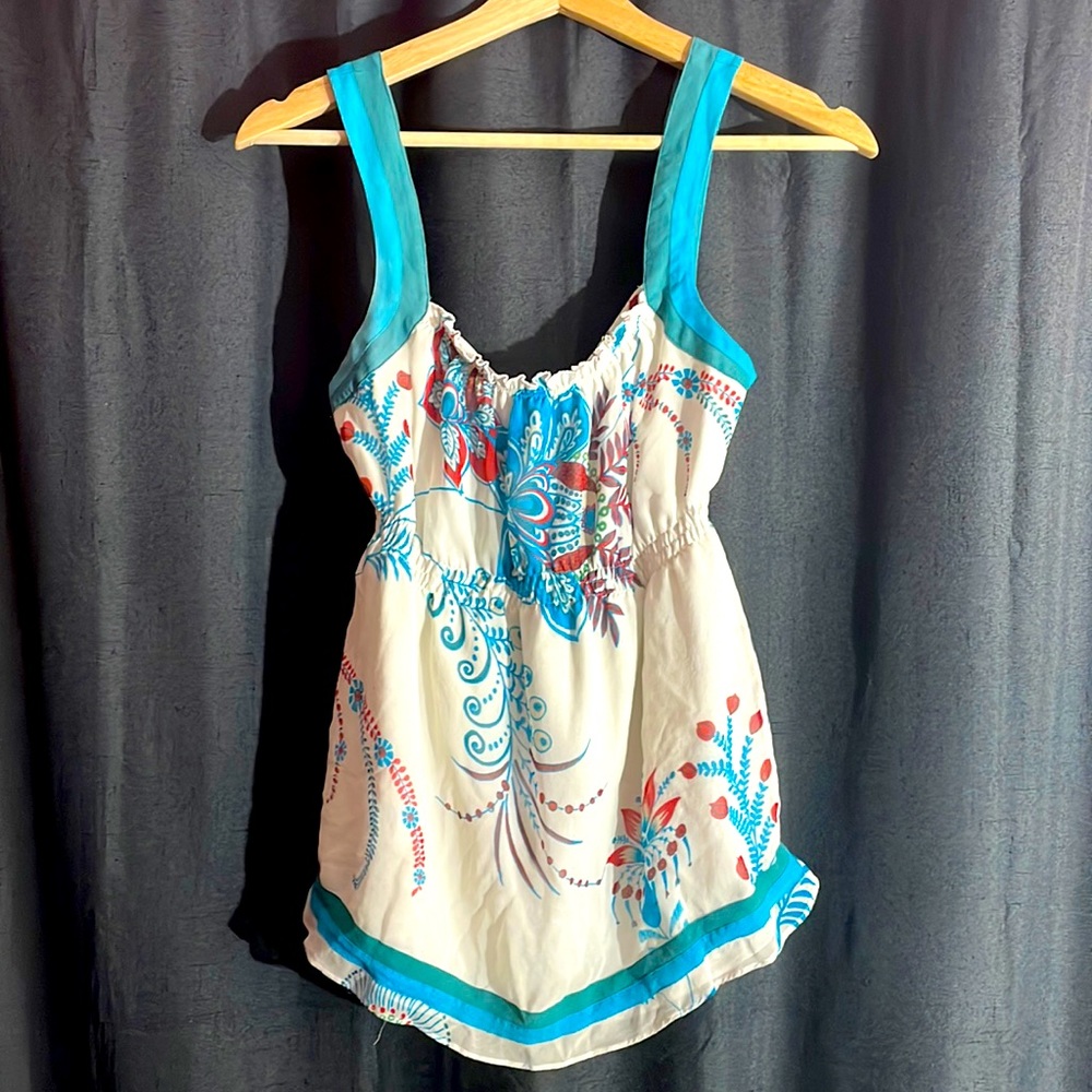 Vintage GuessJeans tank top. Y2K tank with open back and floral pattern. Size XS